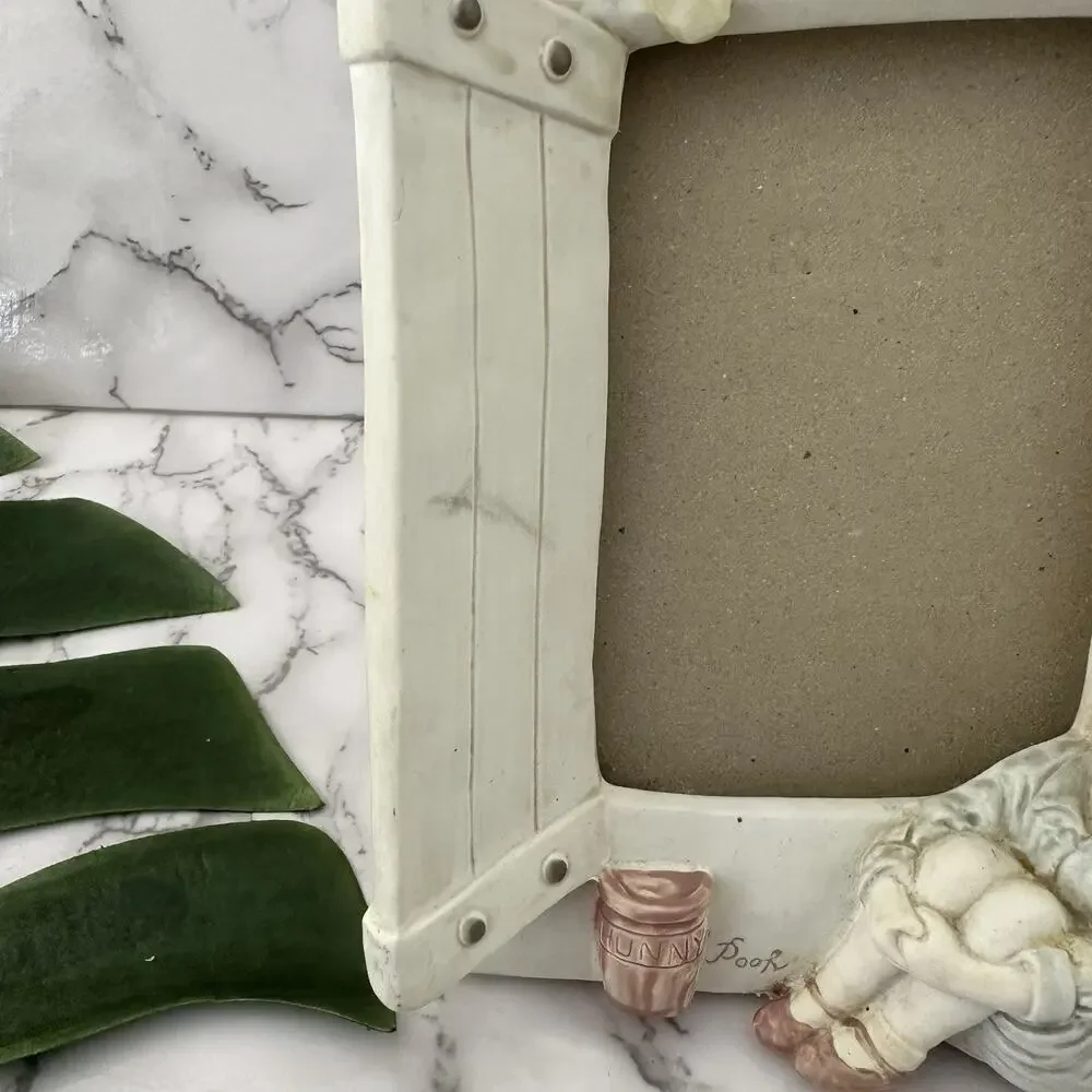 Disney Charpente Vintage Classic Winnie The Pooh Picture Frame Pastel White